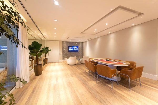 PROJETO: ANTARES.
CONFIRA MAIS IMAGENS <a href="https://www.hometheater.com.br/portal/home-theater-best-2020/"><strong>AQUI</strong></a> NA EDIÇÃO