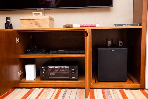 PROJETO: REAL HT.
CONFIRA MAIS IMAGENS <a href="https://www.hometheater.com.br/portal/home-theater-best-2020/"><strong>AQUI</strong></a> NA EDIÇÃO