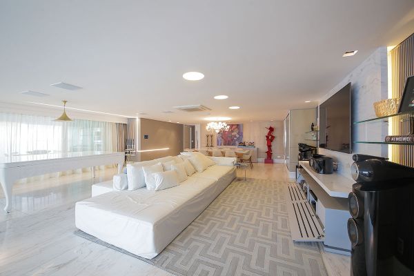 PROJETO: HABITAT.
CONFIRA MAIS IMAGENS <a href="https://www.hometheater.com.br/portal/home-theater-best-2020/"><strong>AQUI</strong></a> NA EDIÇÃO