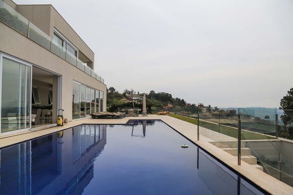 PROJETO: HI-FI CLUB
CONFIRA MAIS IMAGENS <a href="https://www.hometheater.com.br/portal/home-theater-best-2020/"><strong>AQUI</strong></a> NA EDIÇÃO