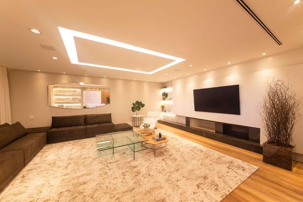 PROJETO: ANTARES.
CONFIRA MAIS IMAGENS <a href="https://www.hometheater.com.br/portal/home-theater-best-2020/"><strong>AQUI</strong></a> NA EDIÇÃO