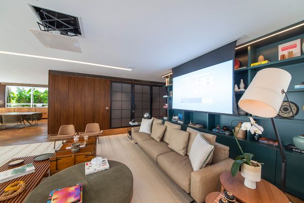 PROJETO: REAL HT.
CONFIRA MAIS IMAGENS <a href="https://www.hometheater.com.br/portal/home-theater-best-2020/"><strong>AQUI</strong></a> NA EDIÇÃO